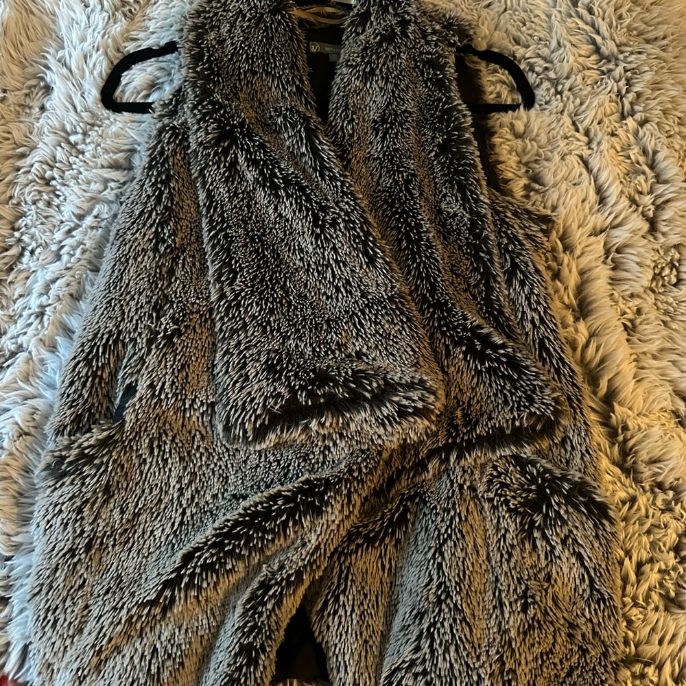 Wit & Wisdom Faux Fur Vest in Black and Cream